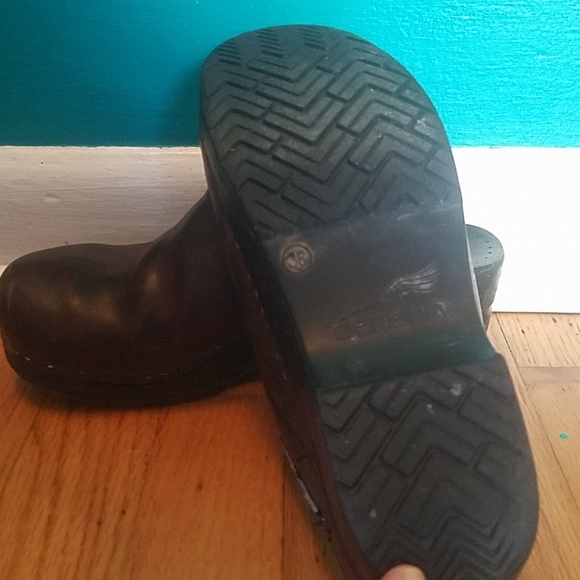 Dark brown dansko clogs - Picture 2 of 3